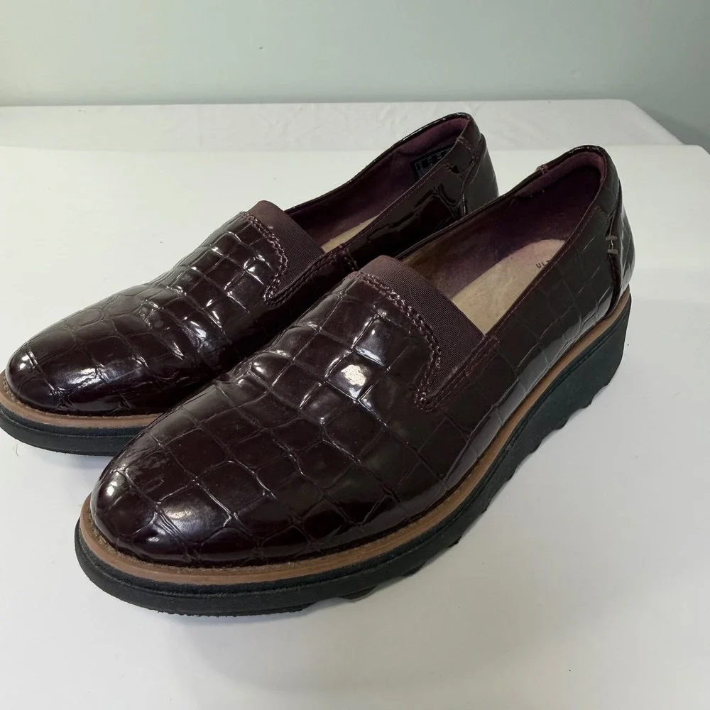 Clarks Collection Sharon Dolly Burgundy Croc Patent Leather Platform Loafers 7.5